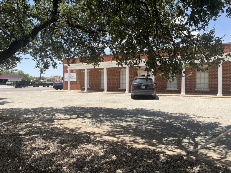 Primary Photo Of 278 S Pioneer Dr, Abilene Office For Sale