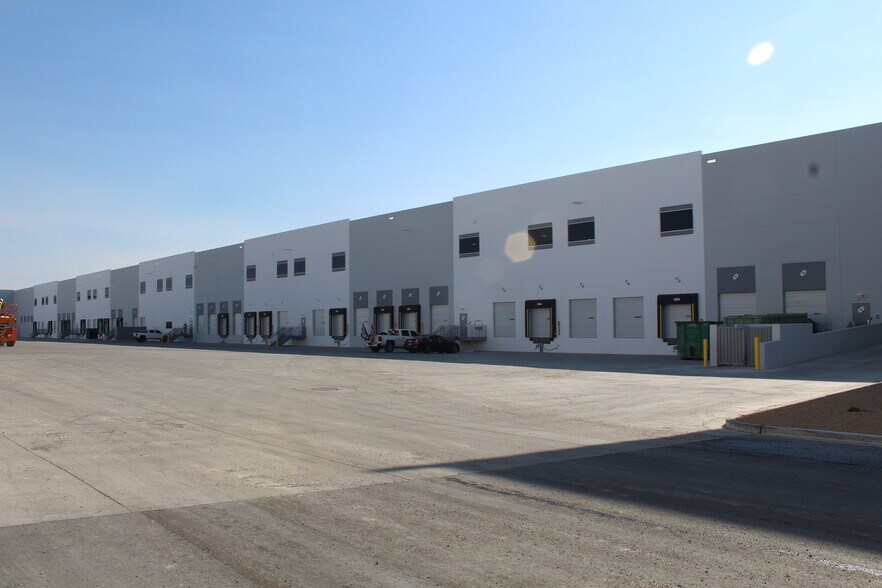 More Photos Of 2300 W Carey Ave, North Las Vegas Distribution For Lease