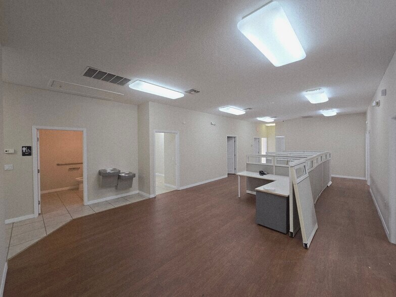 More Photos Of 1708-1718 Lexington Green Ln, Sanford Medical For Sale
