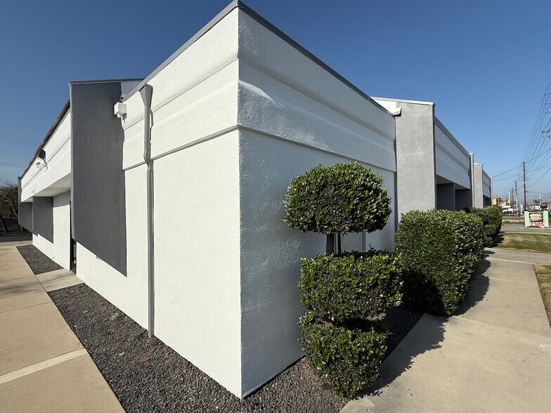 More Photos Of 2301 Coffee Rd, Modesto Medical For Sale