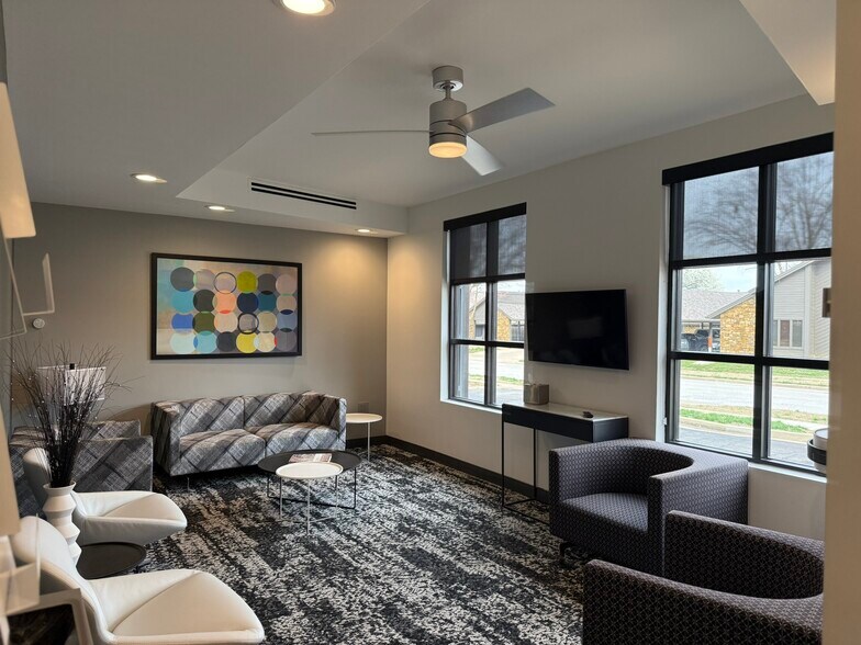 More Photos Of 1200 E Woodhurst Dr, Springfield Office For Lease