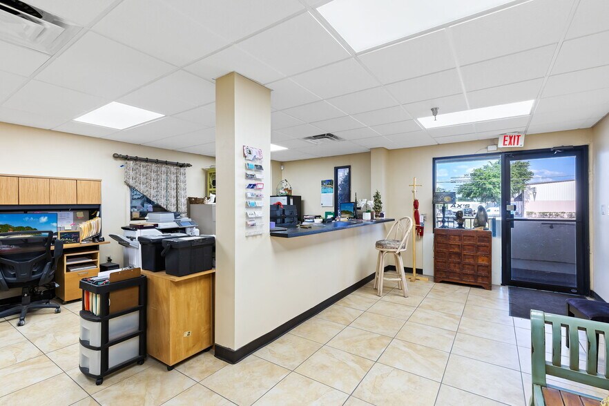 More Photos Of 1356 Bennett Dr, Longwood Distribution For Lease