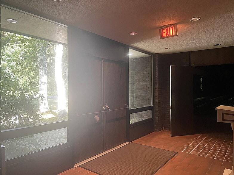 More Photos Of 503 Chase Pky, Waterbury Specialty For Sale