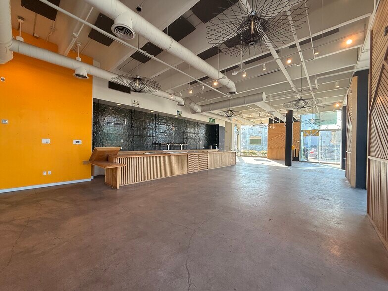 More Photos Of 600 S La Brea Ave, Los Angeles Storefront Retail Residential For Sale