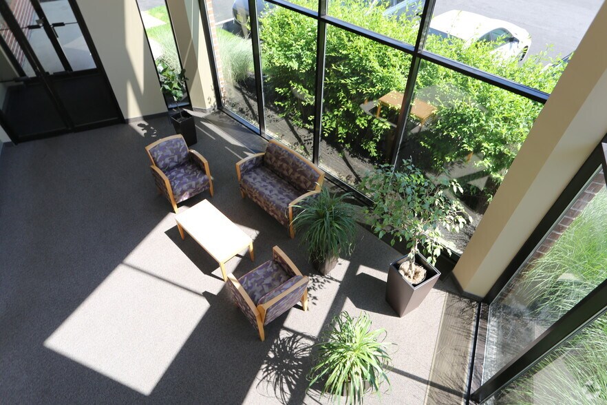 More Photos Of 15 Trafalgar Sq, Nashua Office For Lease