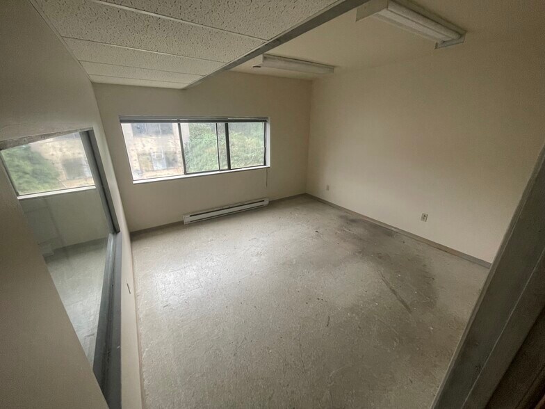 More Photos Of 3009 Murray St, Port Moody Warehouse For Lease