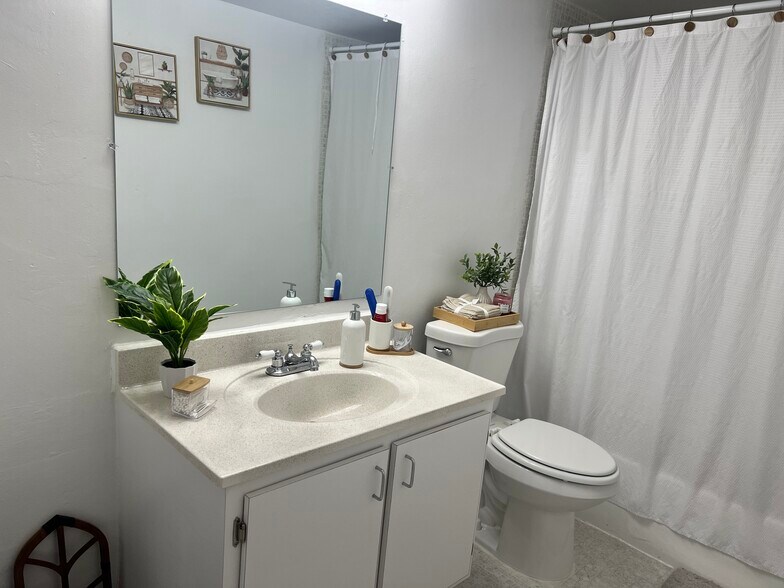 More Photos Of 15900 SW 95th Ave, Miami Apartments For Sale