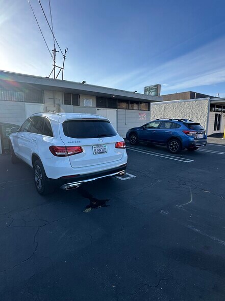 More Photos Of 1913 Harbor Blvd, Costa Mesa General Retail For Lease