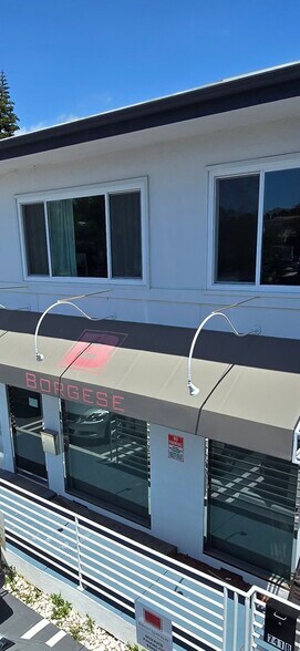 More Photos Of 733 10th St, Santa Monica Storefront Retail Office For Lease