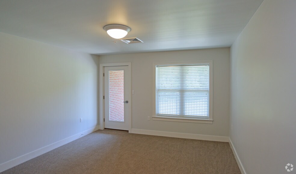 More Photos Of 77A Excelsior Ave, Saratoga Springs Apartments For Lease