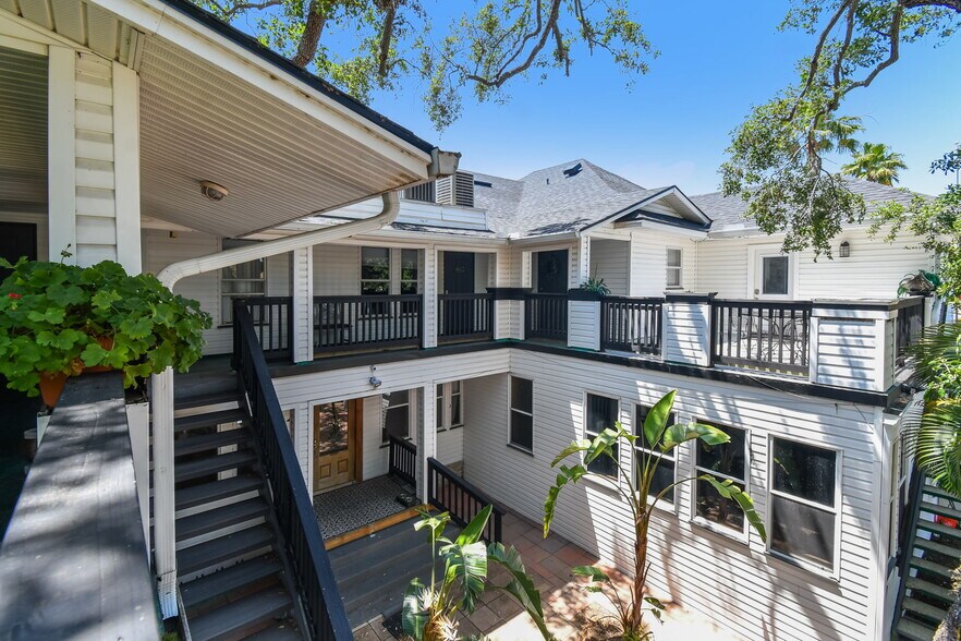 More Photos Of 454 Main St, Safety Harbor Storefront Retail Residential For Sale