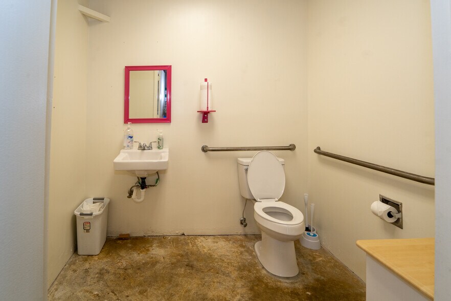 More Photos Of 2745 Industry Center Rd, Saint Augustine Warehouse For Lease