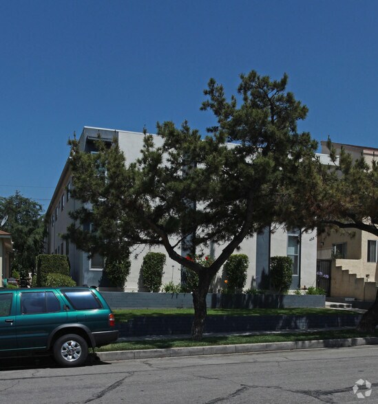 More Photos Of 433 E Cedar Ave, Burbank Apartments For Sale