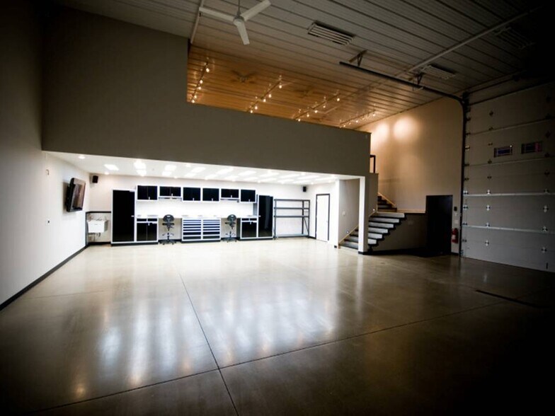 More Photos Of 940 McKinley Pky, Delano Light Manufacturing For Sale