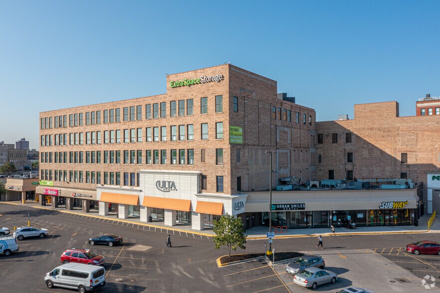 More Photos Of 1300 N Ashland Ave, Chicago Self Storage For Lease