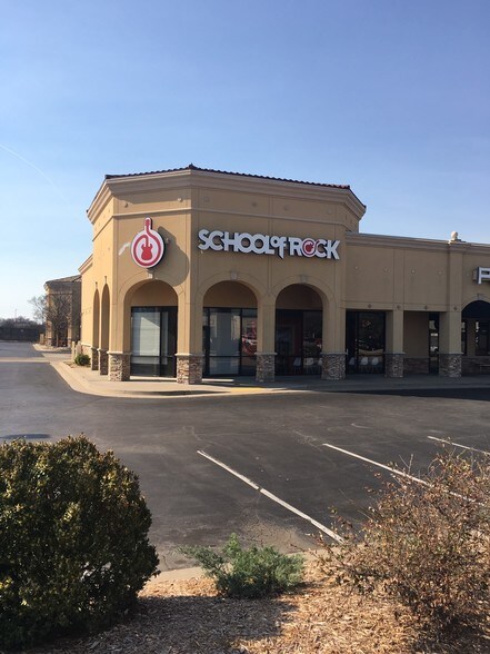 More Photos Of 4611-4651 W Kenosha St, Broken Arrow Unknown For Lease