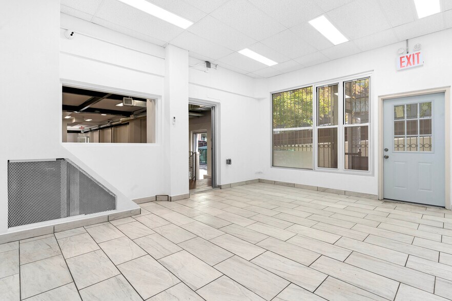 More Photos Of 318 E 62nd St, New York Apartments For Lease