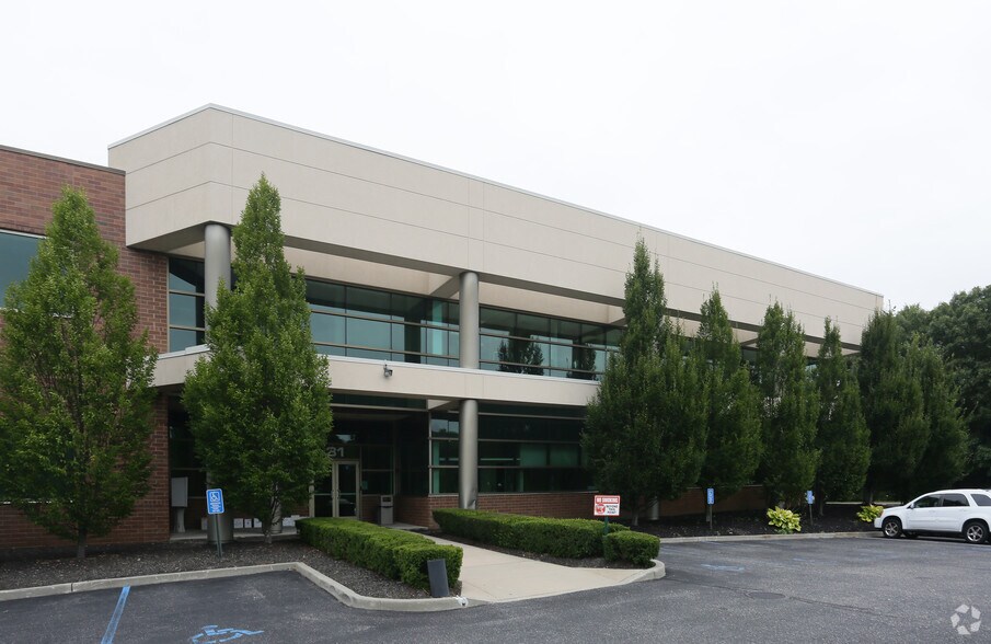 More Photos Of 31 Main Rd, Riverhead Medical For Sale