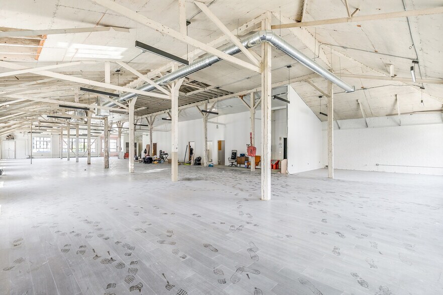 More Photos Of 823 S Los Angeles St, Los Angeles Loft Creative Space For Lease