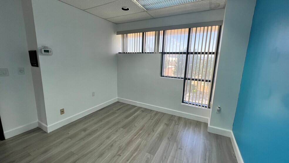 More Photos Of 44215 15th St W, Lancaster Medical For Sale