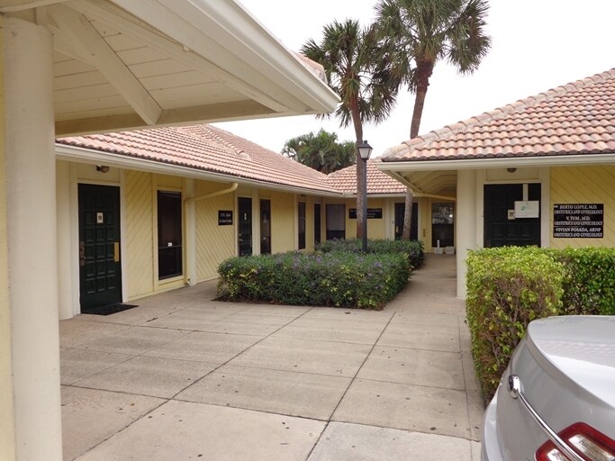 Primary Photo Of 1501 Presidential Way, West Palm Beach Medical For Lease
