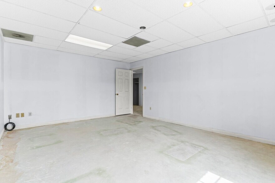 More Photos Of 45 W Dares Beach Rd, Prince Frederick Office For Lease