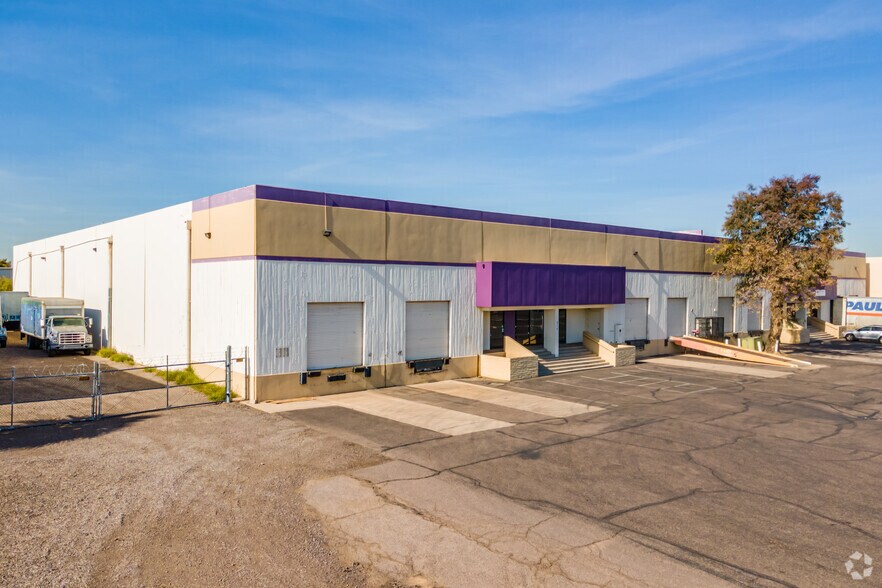Primary Photo Of 214-220 N 47th Ave, Phoenix Warehouse For Lease