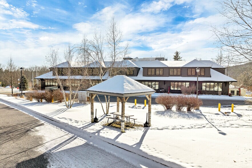 More Photos Of 81 Whittier Hwy, Moultonborough Office For Sale