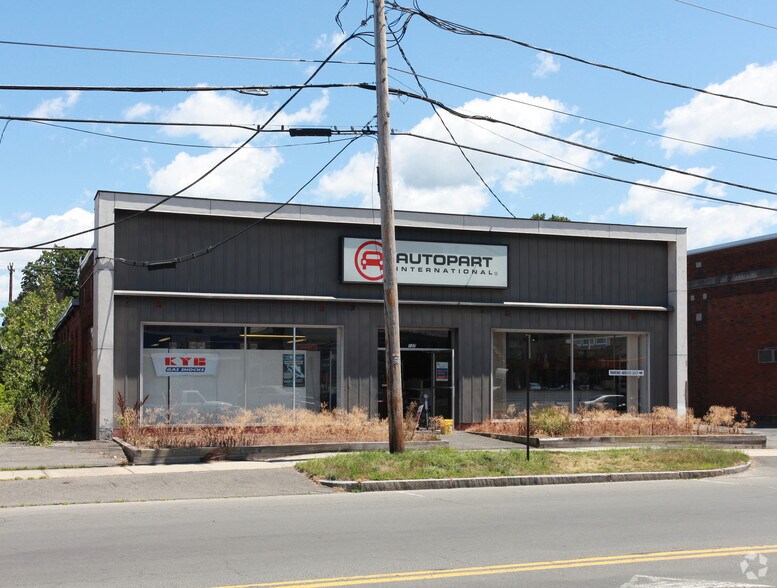 More Photos Of 137 King St, Northampton Freestanding For Sale