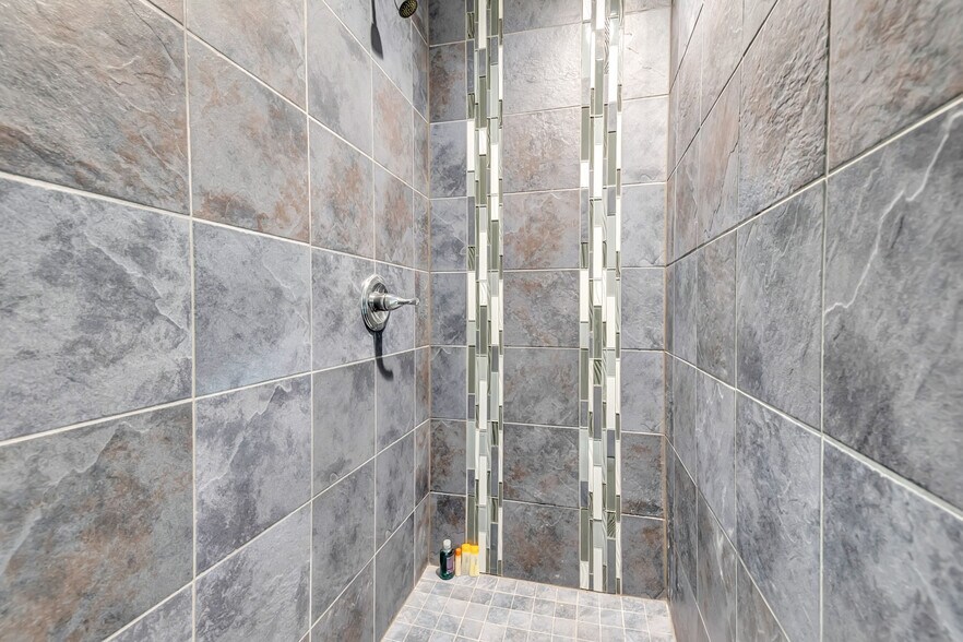 More Photos Of 2411 Holmgren Way, Green Bay Healthcare For Lease