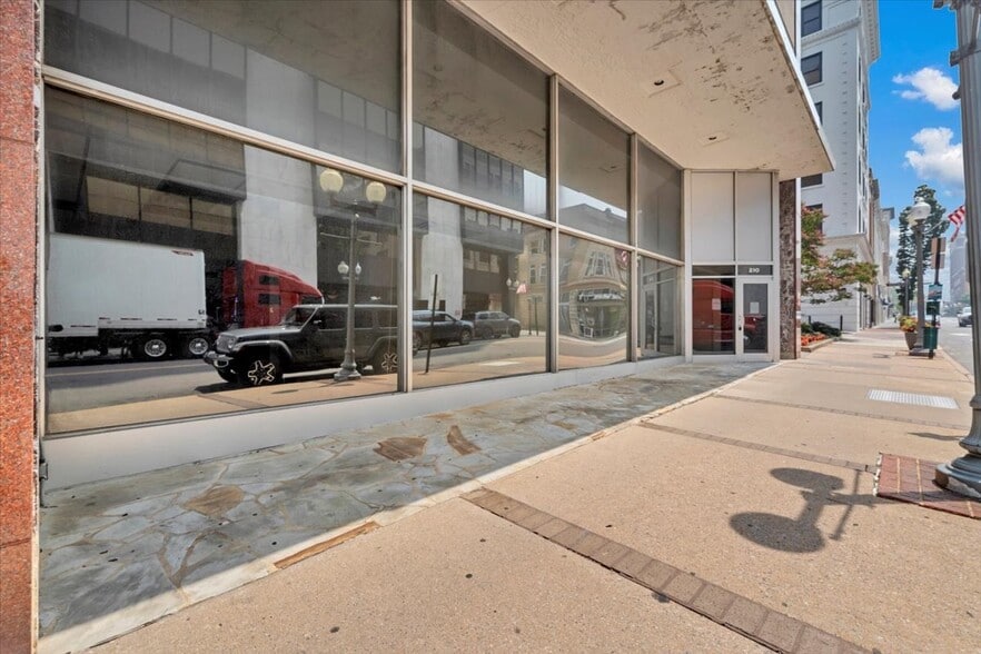 More Photos Of 210 S Jefferson St, Roanoke Loft Creative Space For Sale