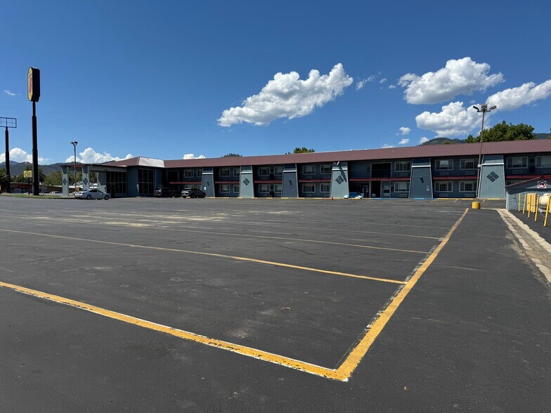More Photos Of 136 Montague Rd, Yreka Hotel For Sale