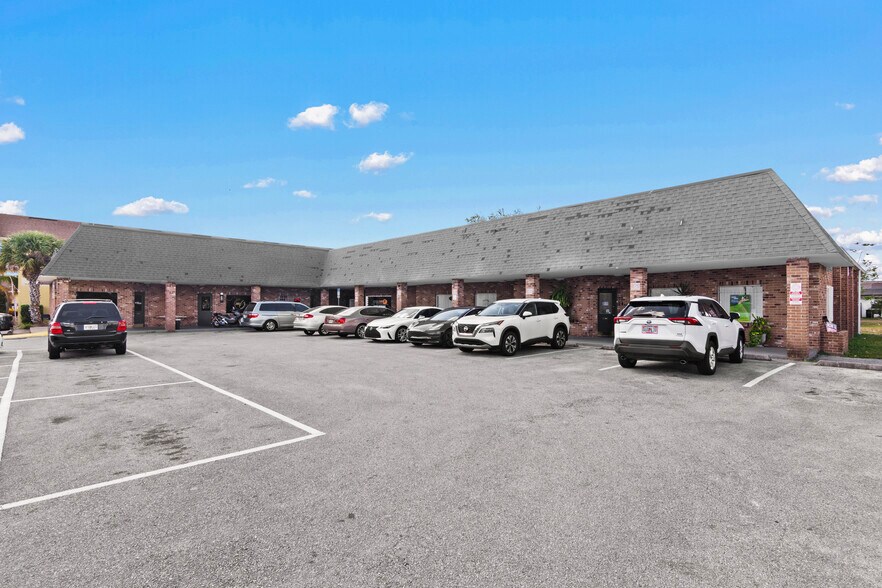 More Photos Of 5801-5841 Dahlia Dr, Orlando Office For Sale