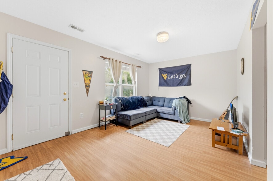 More Photos Of 409 McLane Avenue, Morgantown Apartments For Sale