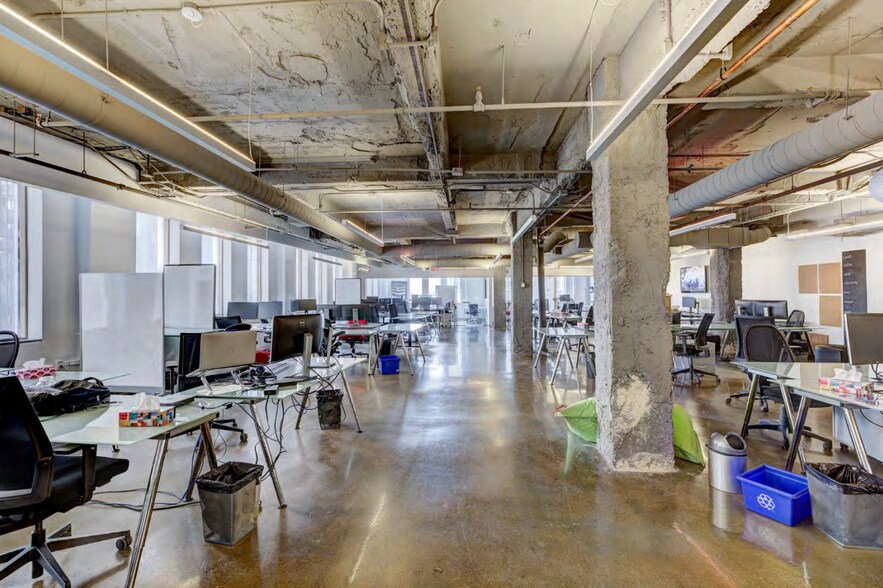 More Photos Of 215 Rue Saint-Jacques, Montréal Office For Lease