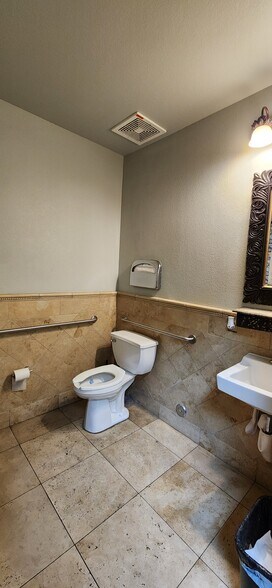 More Photos Of 2050 Mariner Dr, Las Vegas Medical For Sale
