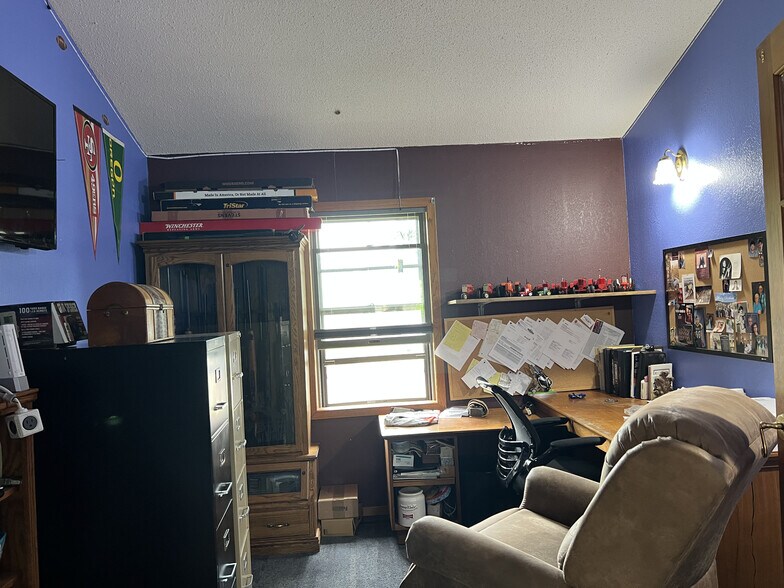 More Photos Of 821 E 7th St, Platte Hotel For Sale