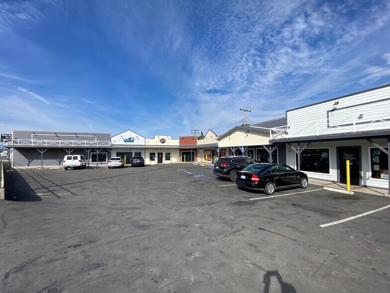 Primary Photo Of 24048 Newhall Ave, Newhall Storefront Retail Office For Lease