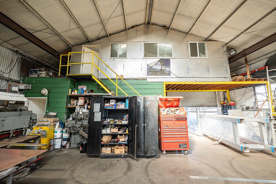 More Photos Of 6104-6112 Ferguson Dr, Commerce Warehouse For Sale