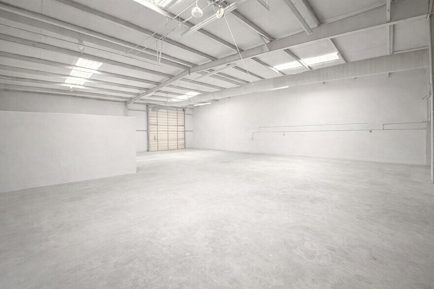 More Photos Of 67A Dexter Rd, Spartanburg Flex For Lease