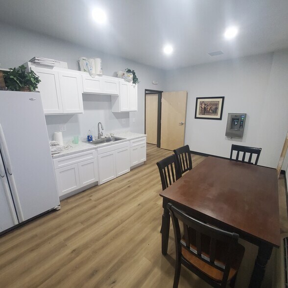 More Photos Of 8573 Morrison Creek Dr, Sacramento Warehouse For Sale