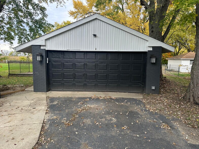 More Photos Of 8079 W 3rd St, New Lebanon Office For Sale
