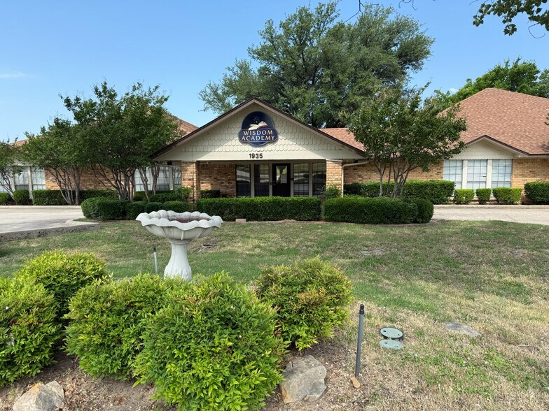 Primary Photo Of 1935 Old Denton Rd, Carrollton Daycare Center For Sale