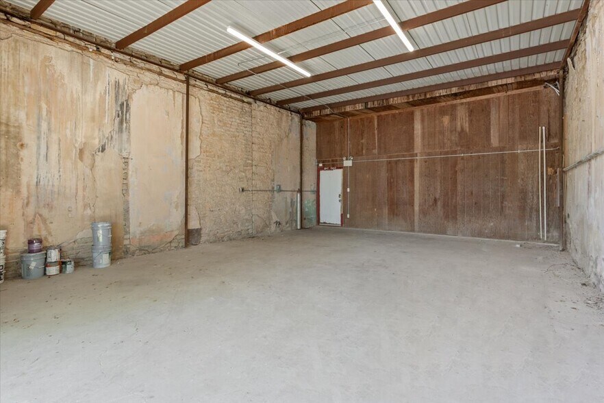 More Photos Of 125 N Pecan St, Hico General Retail For Sale