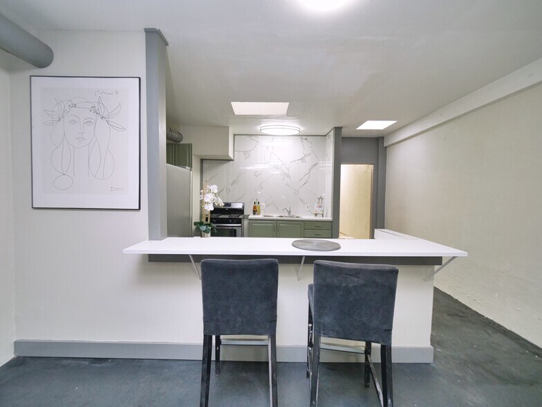 More Photos Of 9614-9616 MacArthur Blvd, Oakland Religious Facility For Lease