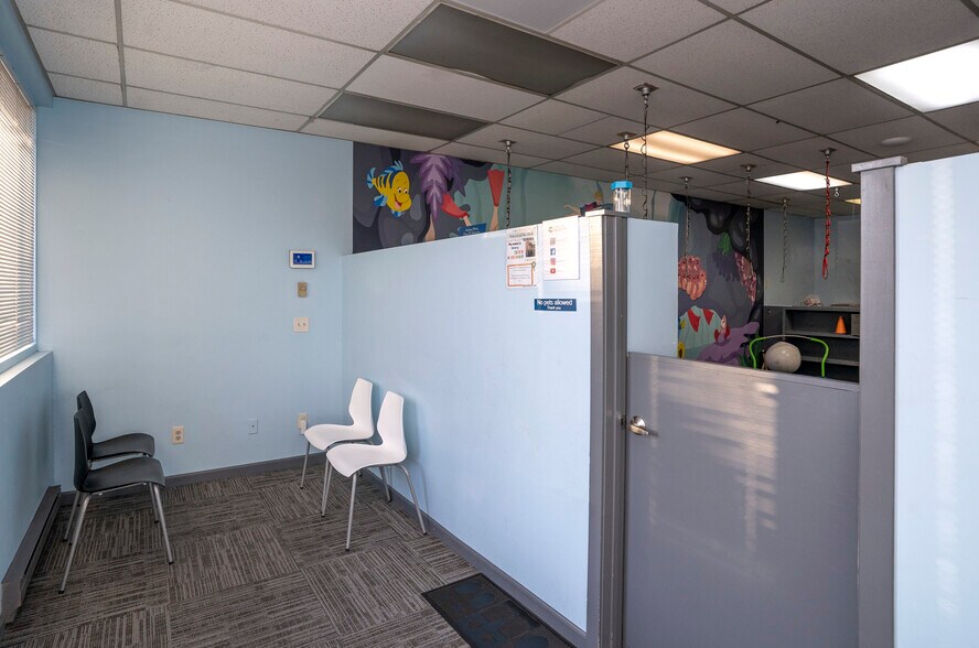 More Photos Of 9124 Gravelly Lake Dr SW, Lakewood Office For Sale