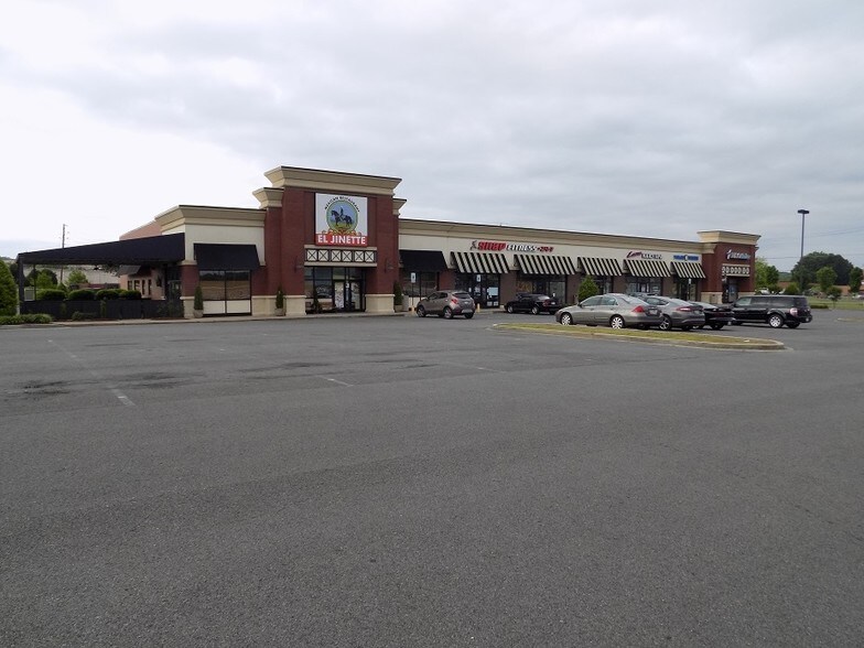 More Photos Of 2011-2029 Congress Pky S, Athens Storefront For Lease