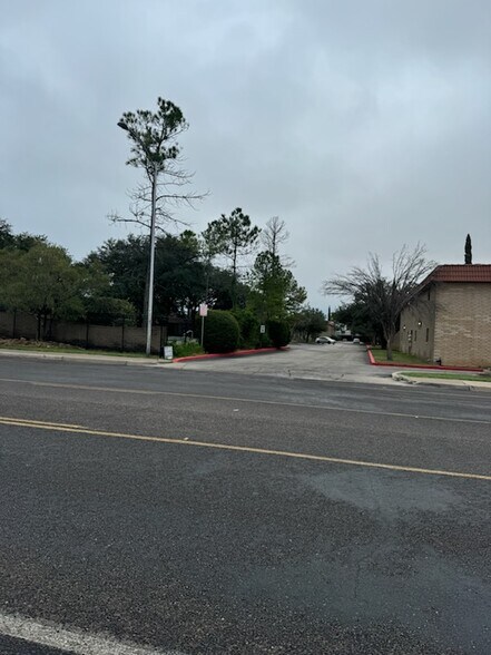 More Photos Of 4651 Oakwood Dr, Odessa Apartments For Sale