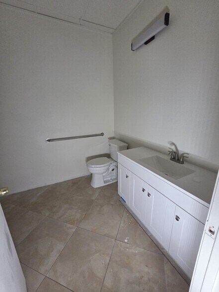 More Photos Of 44143-44147 20th St W, Lancaster Medical For Sale