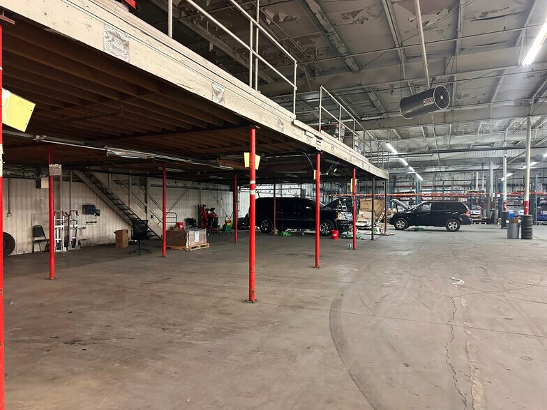 More Photos Of 6420 S Air Depot Blvd, Oklahoma City Manufacturing For Sale